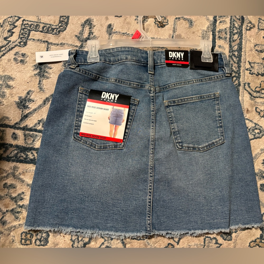 DKNY Women's Blue Denim Skirt 17” A-line frayed raw hem size 2